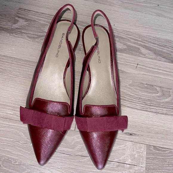 NWOB Bandolino maroon flat wedge with bow - Picture 1 of 9